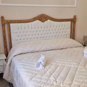 Camera con letto king size